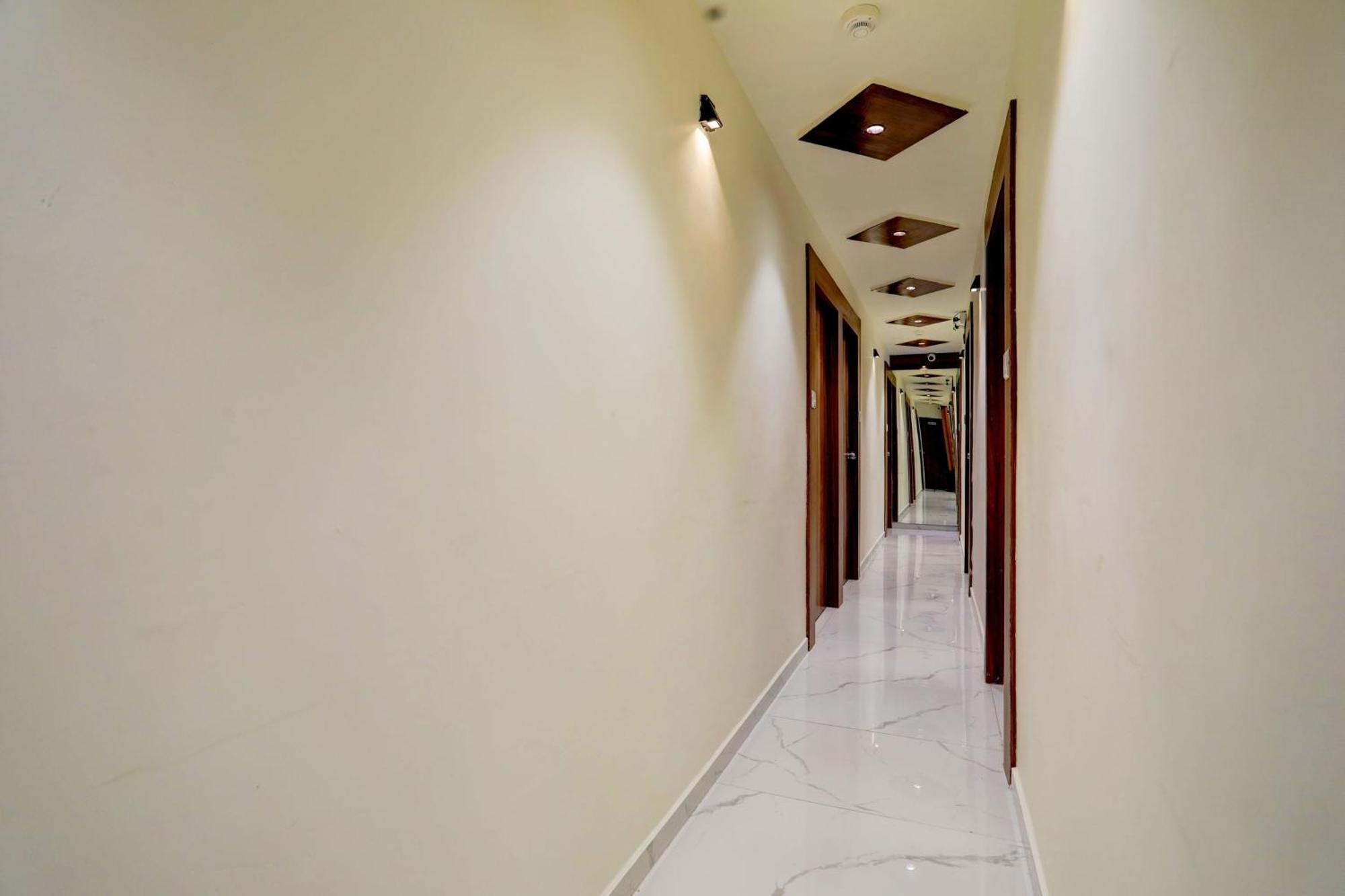 Hotel O Sun Light アーメダバード エクステリア 写真