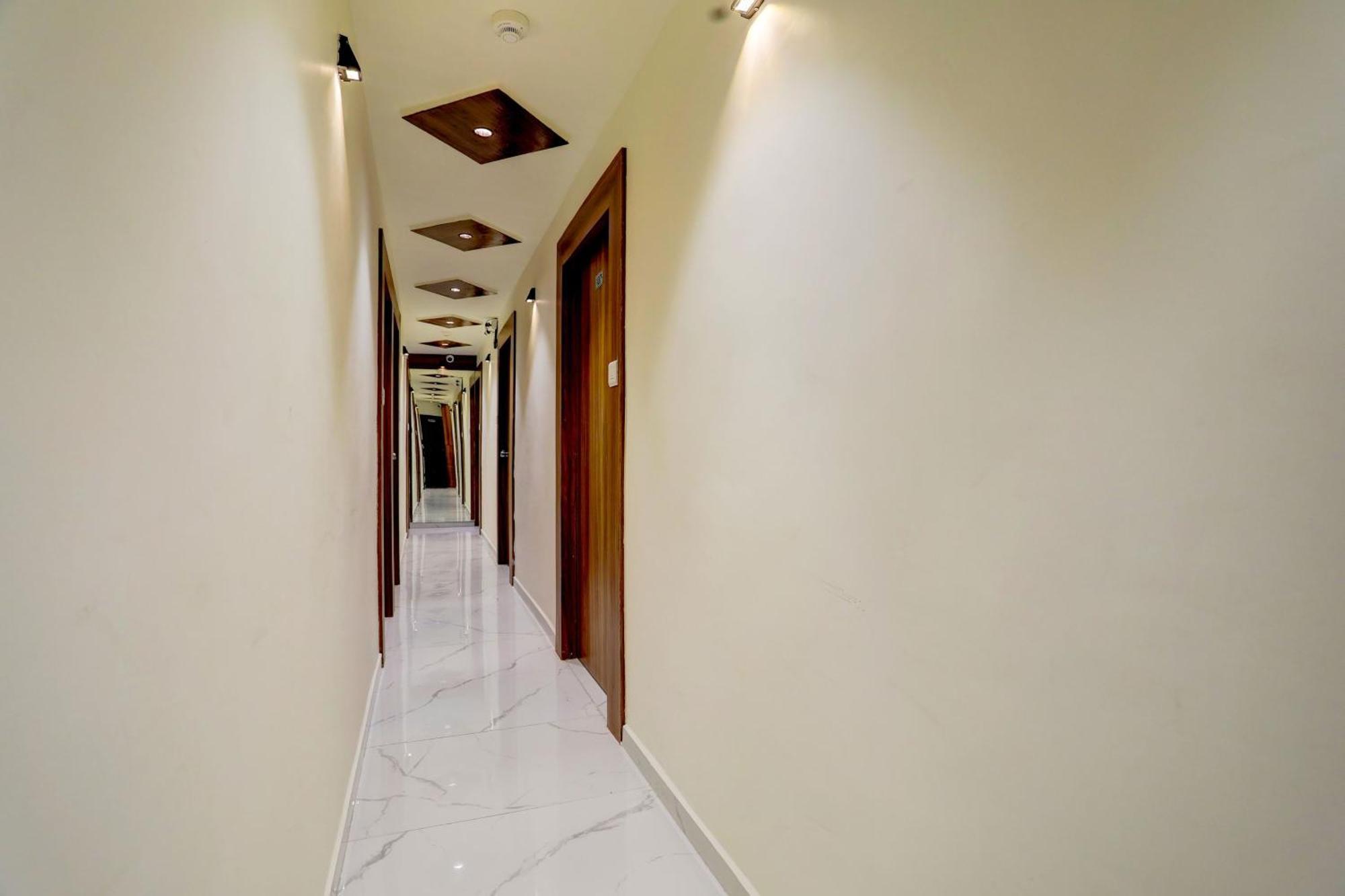 Hotel O Sun Light アーメダバード エクステリア 写真